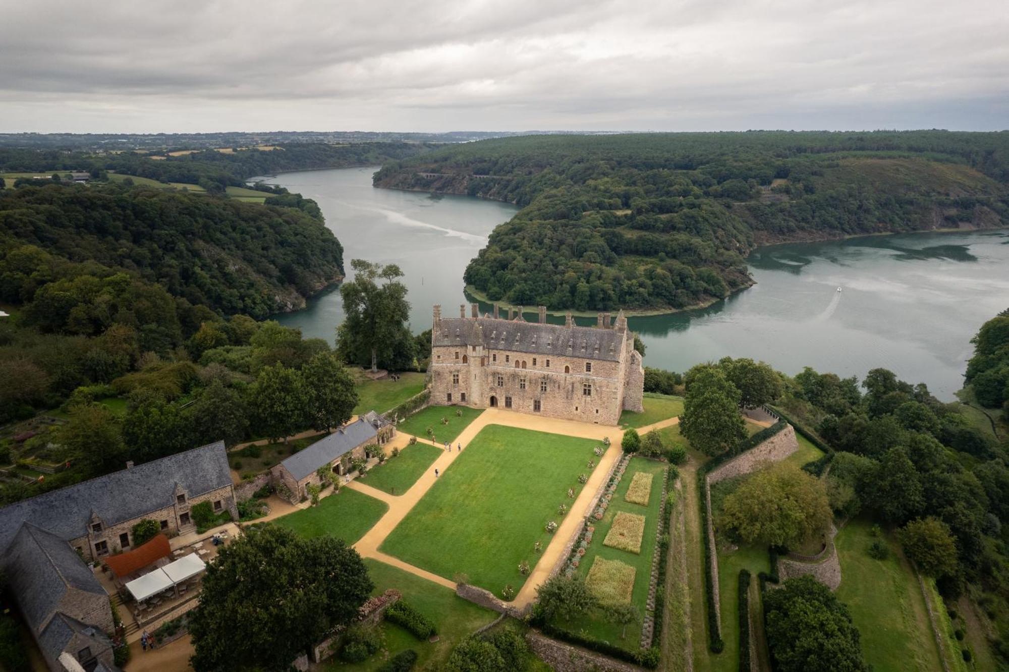 De La Sur Le Port De Plaisance De Bretagne *