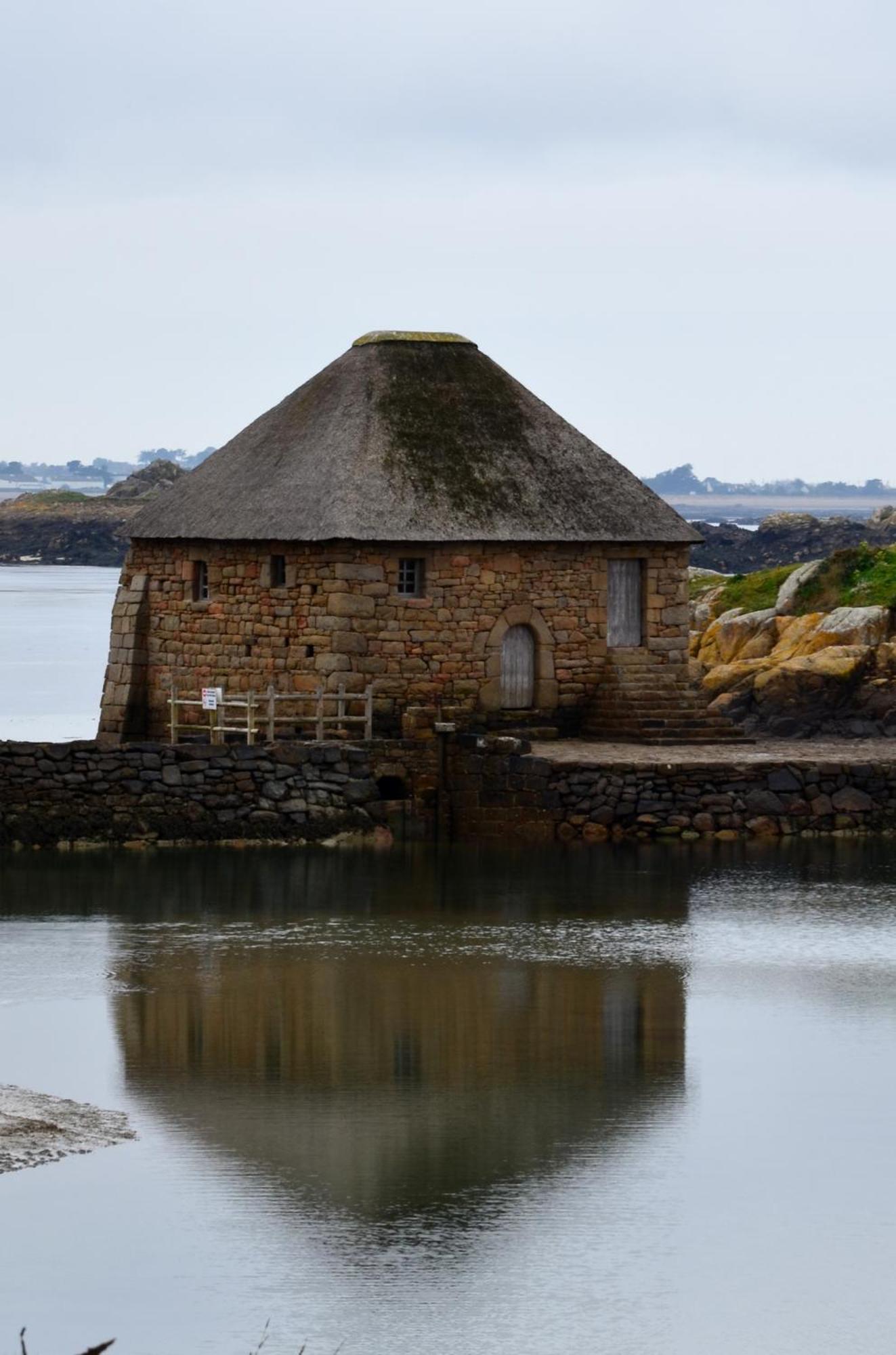 De La Sur Le Port De Plaisance De Bretagne Lezardrieux