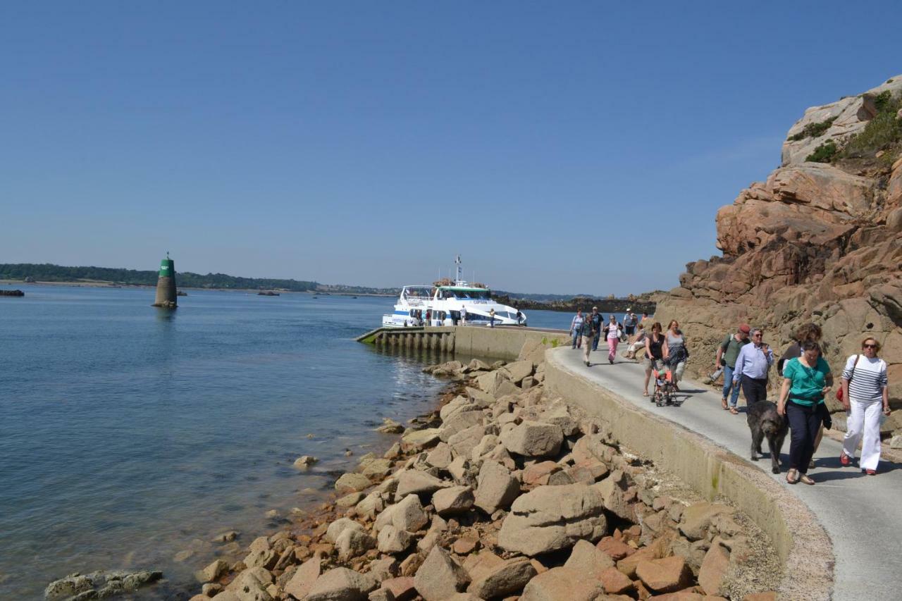 De La Sur Le Port De Plaisance De Bretagne Apartment Lezardrieux